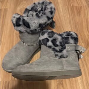 Juicy Couture Gray fleece lined Boots